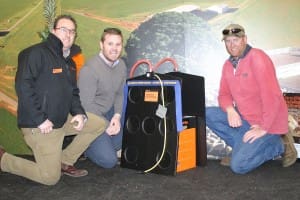 Checking out the Run-by Antenna at Sheepvention this week were, from left, Gallagher territory manager Justin Brown, David Coyner from Adelaide and Adrian Earle from Boorborowie, SA.